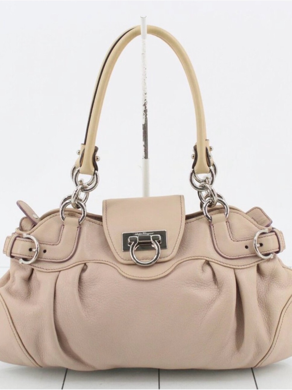 Salvatore Ferragamo Marisa Cream Ivory Leather Gancini Shoulder Bag Italy 215370